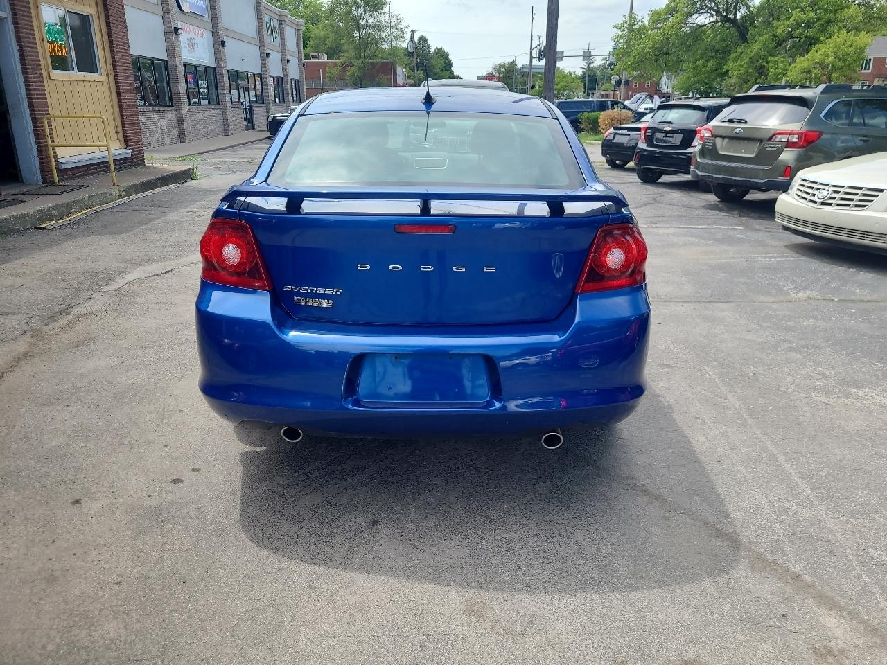 Dodge Avenger 4dr Sdn SE V6 2013