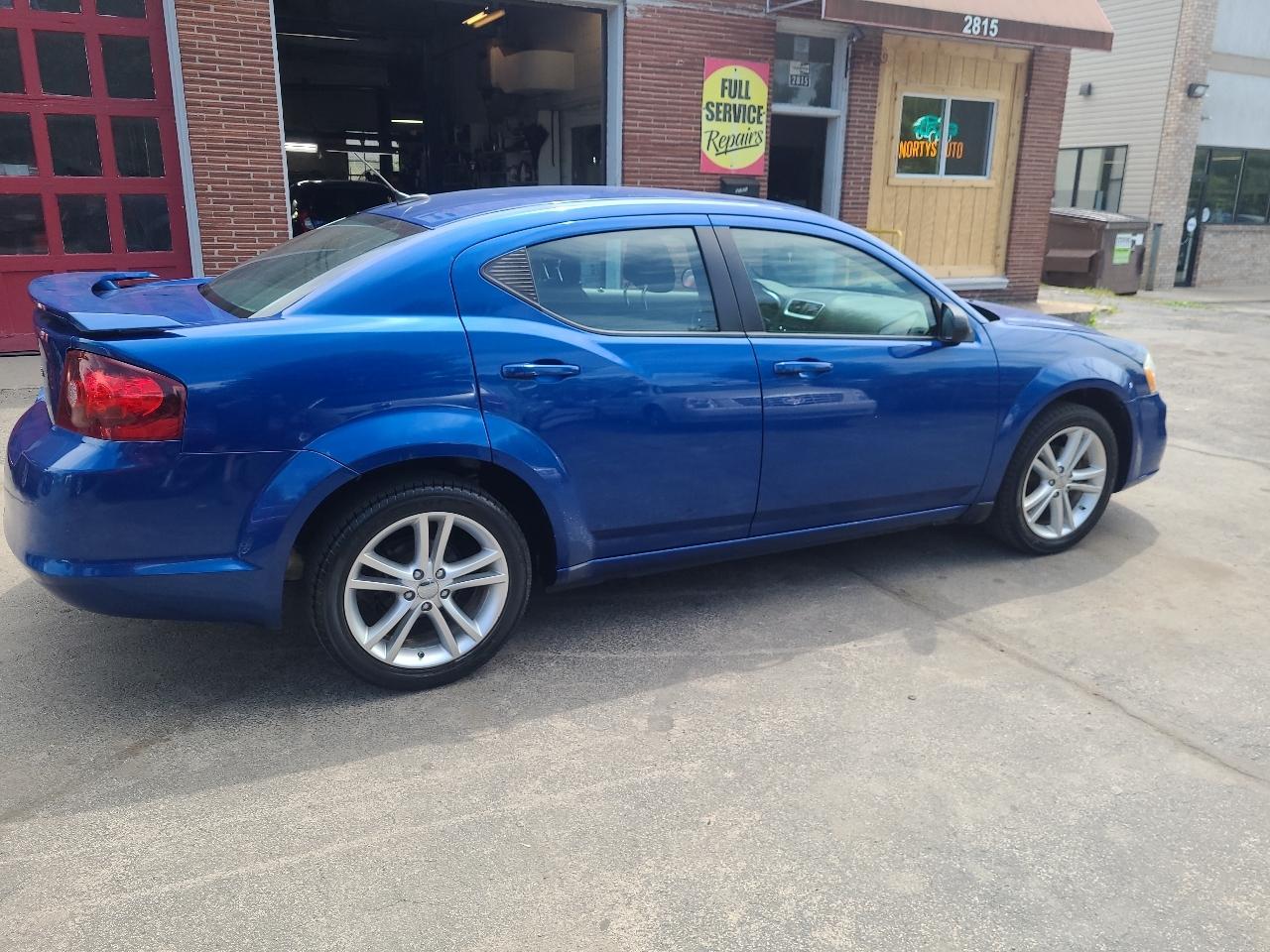 Dodge Avenger 4dr Sdn SE V6 2013