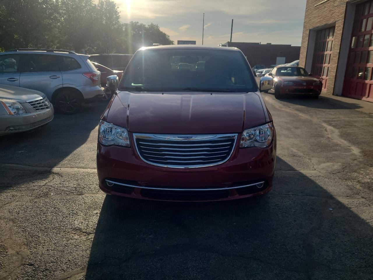 Chrysler Town & Country 4dr Wgn Touring-L 2013