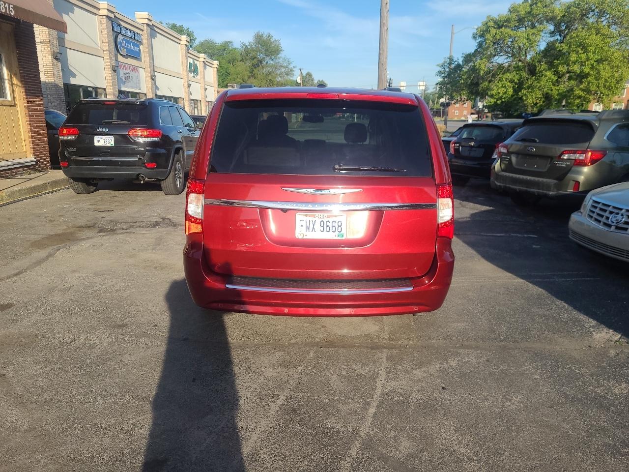 Chrysler Town & Country 4dr Wgn Touring-L 2013