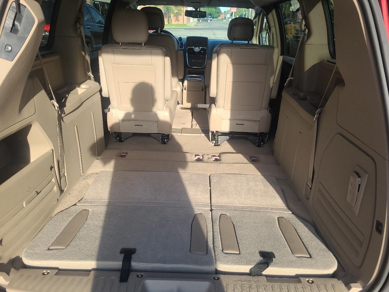 Chrysler Town & Country 4dr Wgn Touring-L 2013