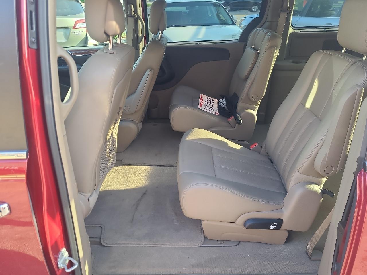 Chrysler Town & Country 4dr Wgn Touring-L 2013
