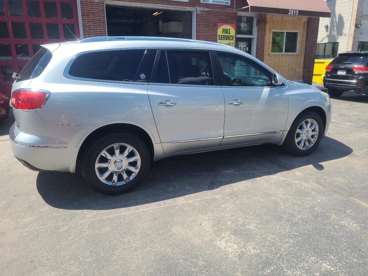 Buick Enclave FWD 4dr Leather 2013