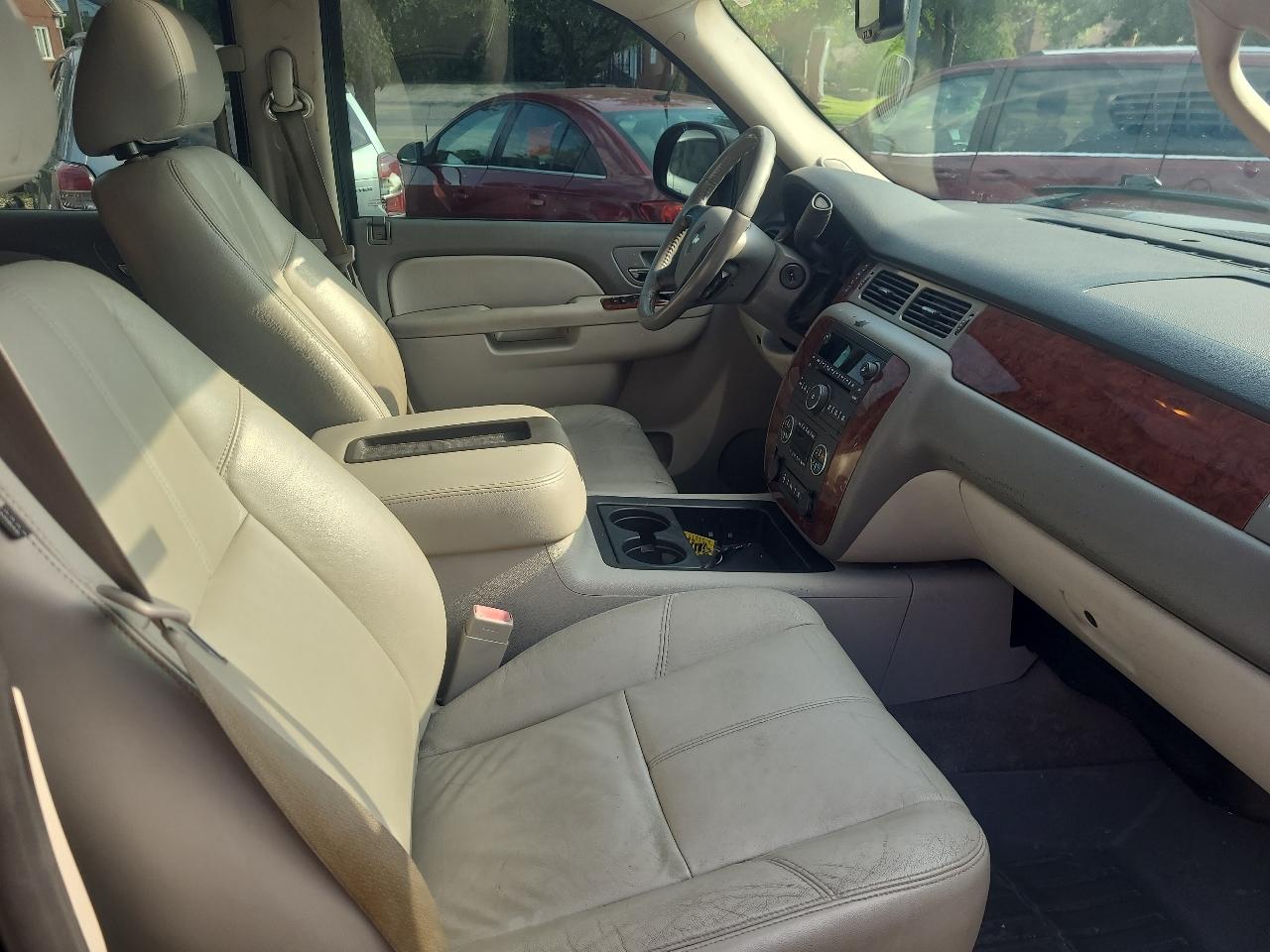Chevrolet Tahoe 4WD 4dr 1500 LT 2010