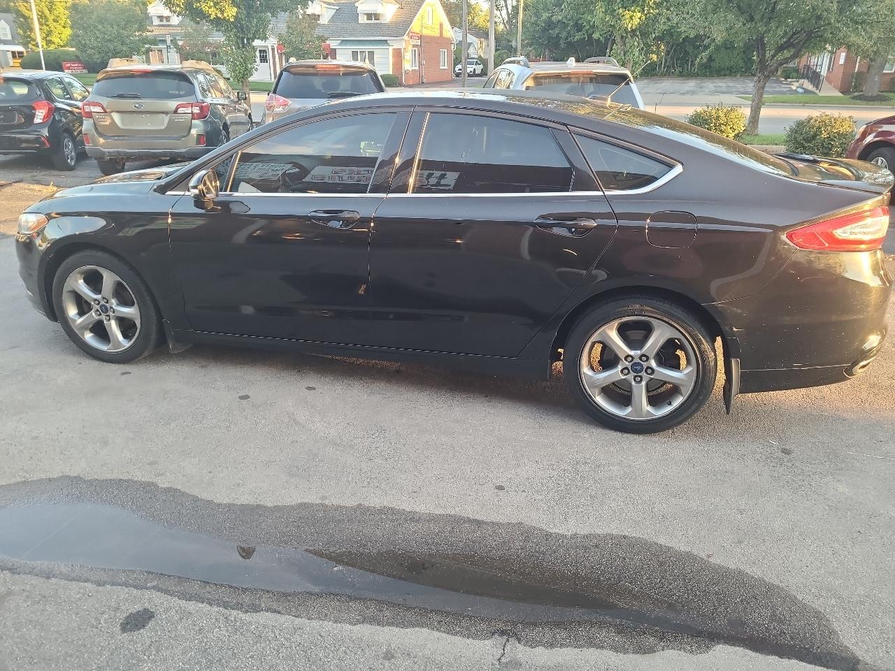 Ford Fusion 4dr Sdn SE FWD 2015
