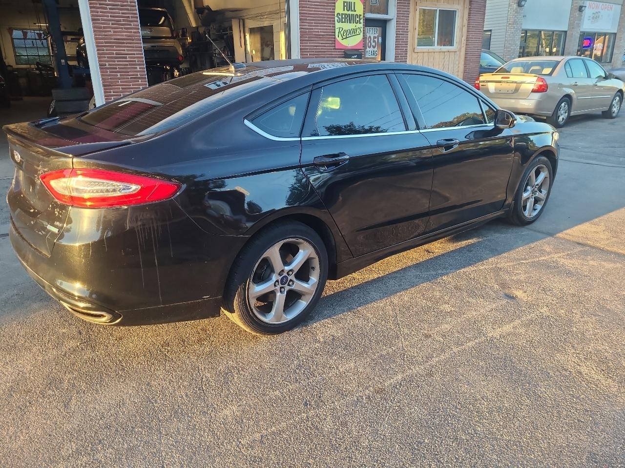 Ford Fusion 4dr Sdn SE FWD 2015