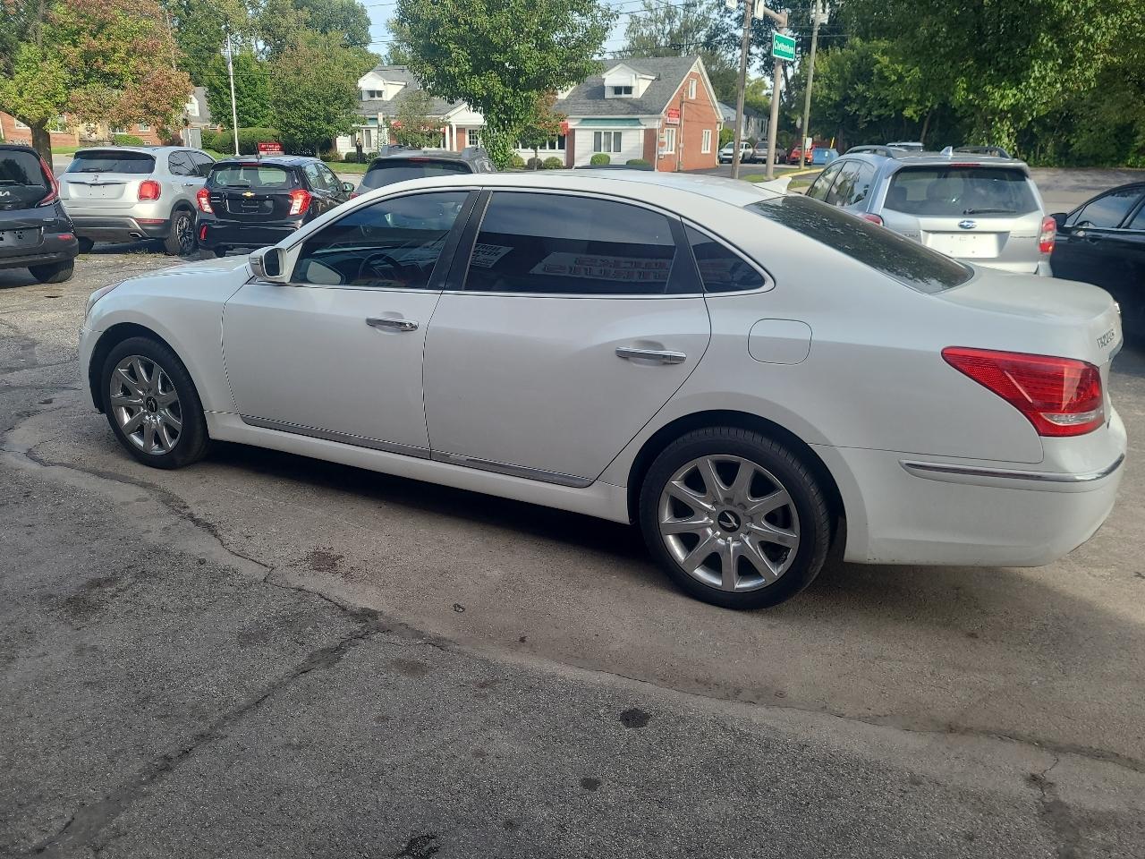 Hyundai Equus 4dr Sdn Signature 2013