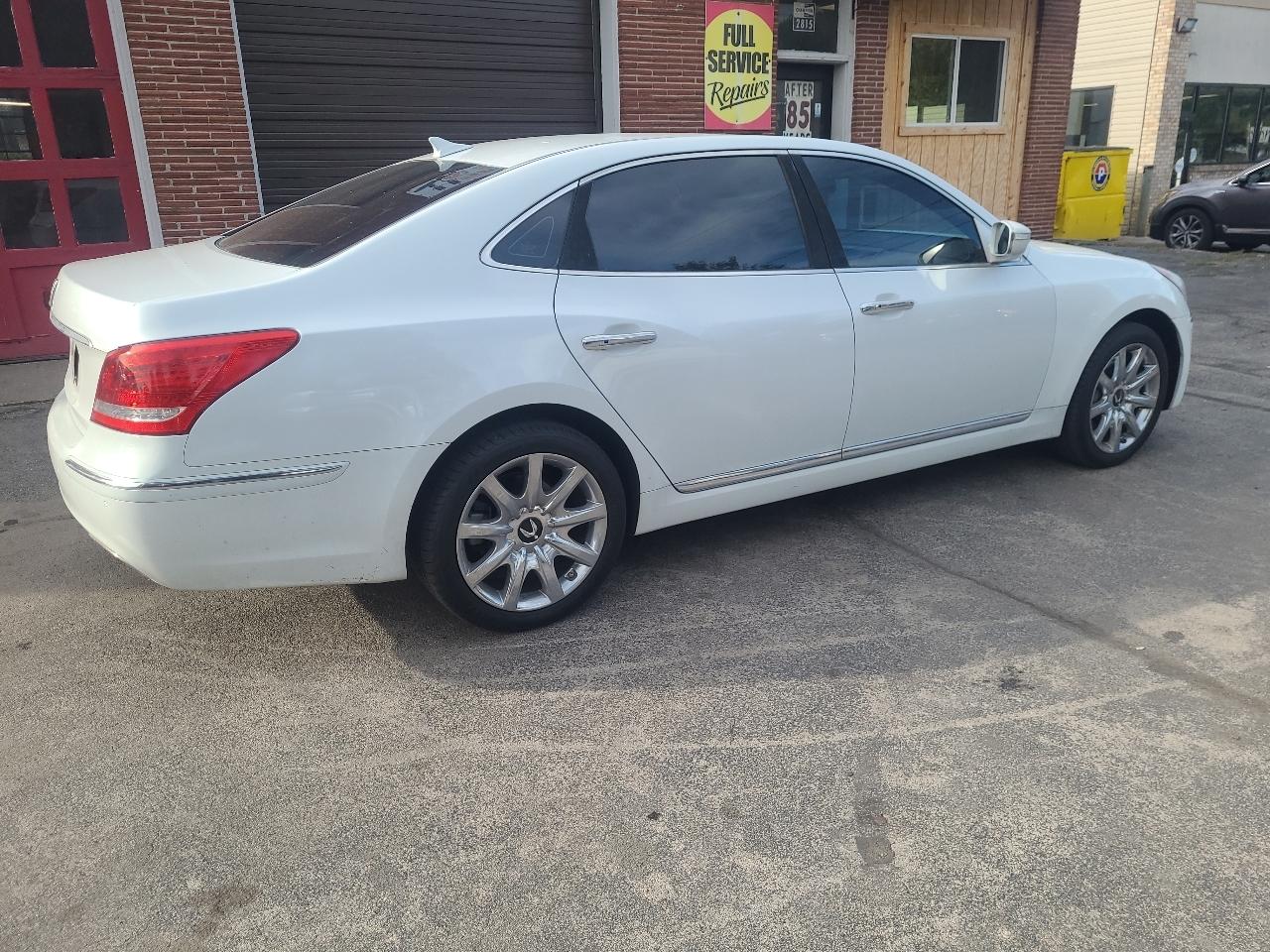 Hyundai Equus 4dr Sdn Signature 2013