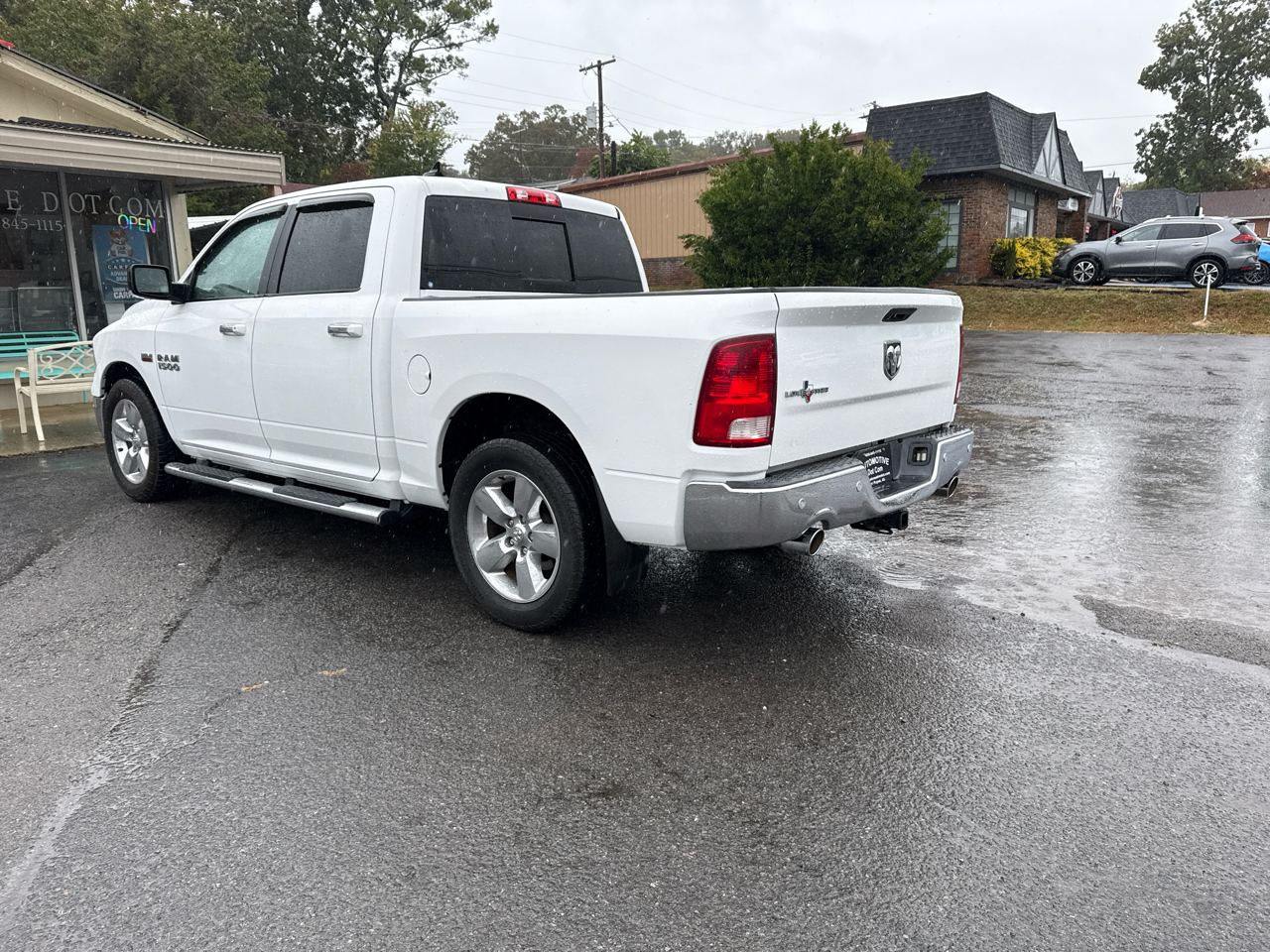 RAM 1500 SLT Crew Cab SWB 2WD 2016 RAM 1500 SLT Crew Cab SWB 2WD 2016