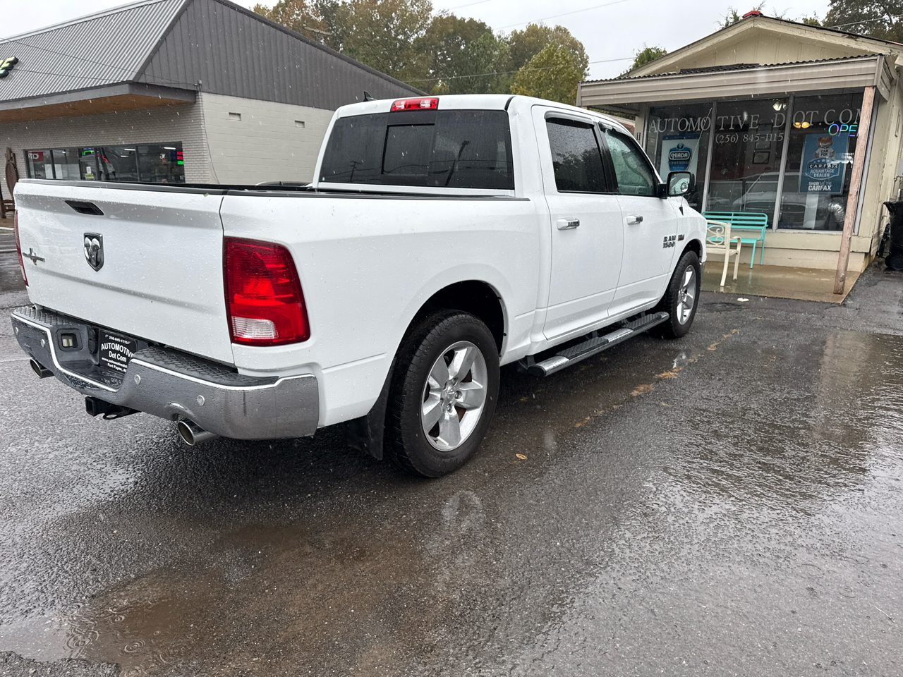 RAM 1500 SLT Crew Cab SWB 2WD 2016 RAM 1500 SLT Crew Cab SWB 2WD 2016