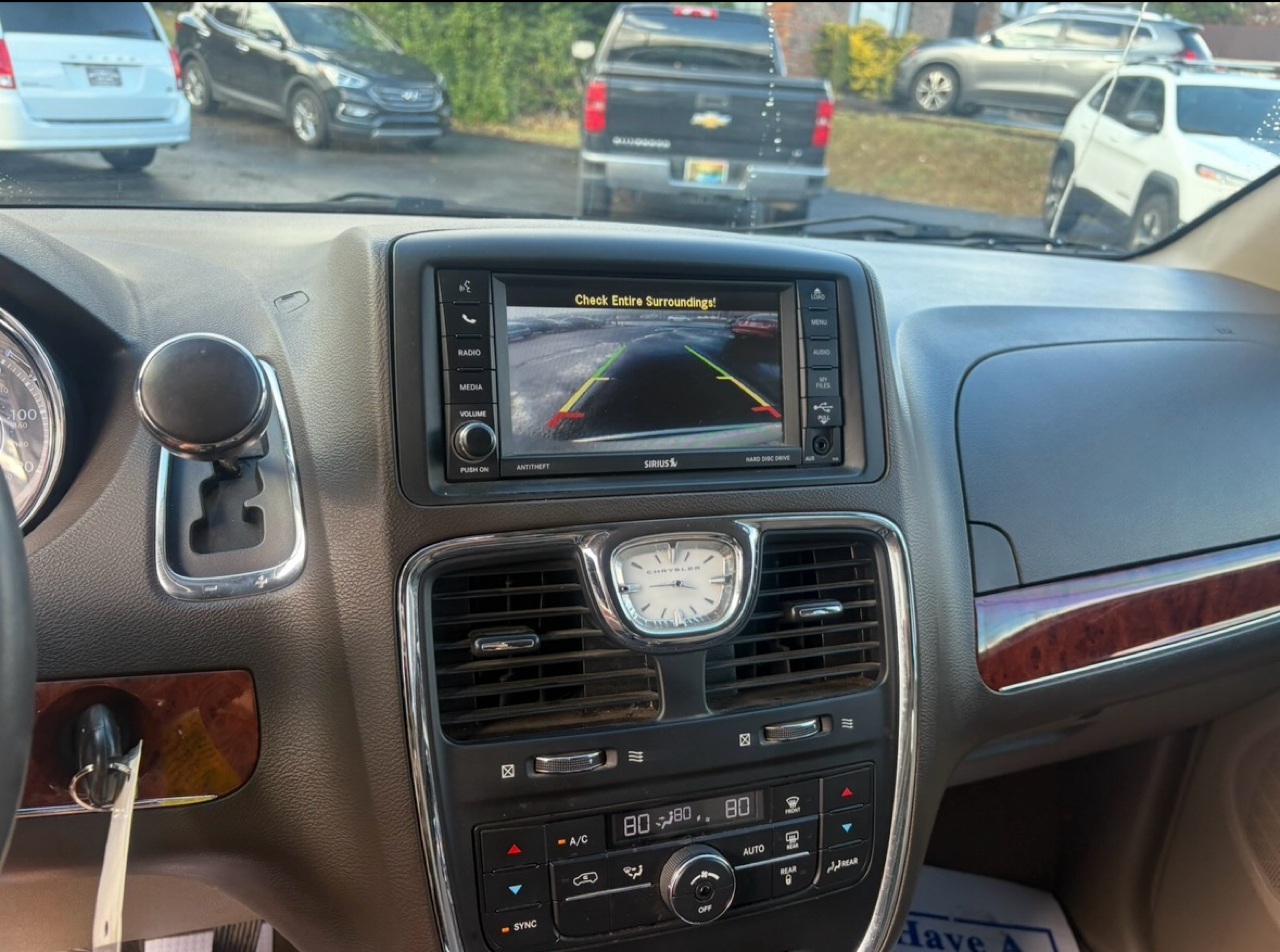 Chrysler Town & Country Touring 2013 Chrysler Town & Country Touring 2013