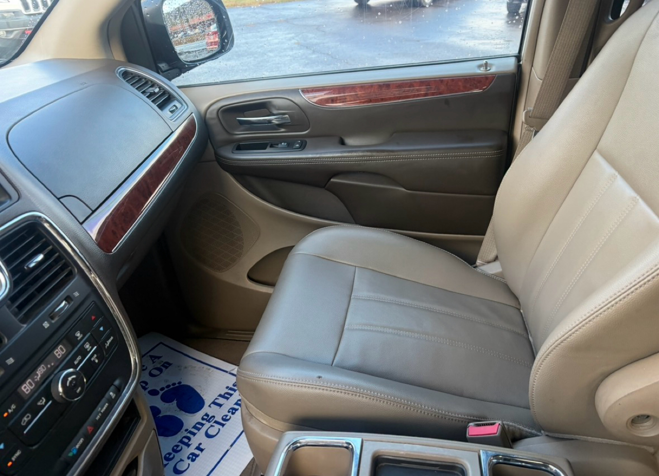 Chrysler Town & Country Touring 2013 Chrysler Town & Country Touring 2013