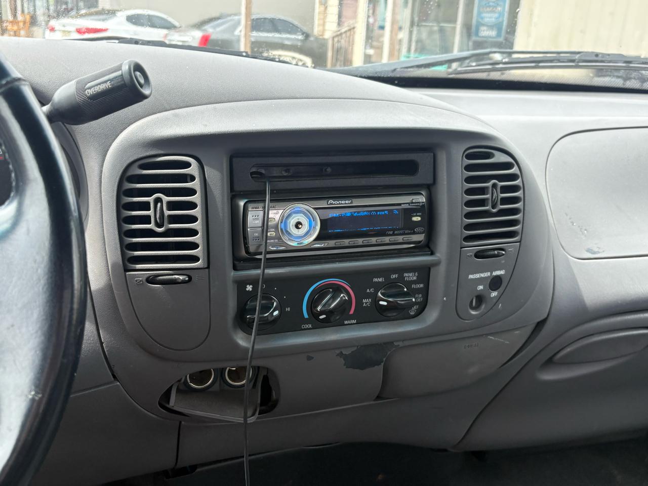 Ford F-150 XL Flareside 2WD 2002