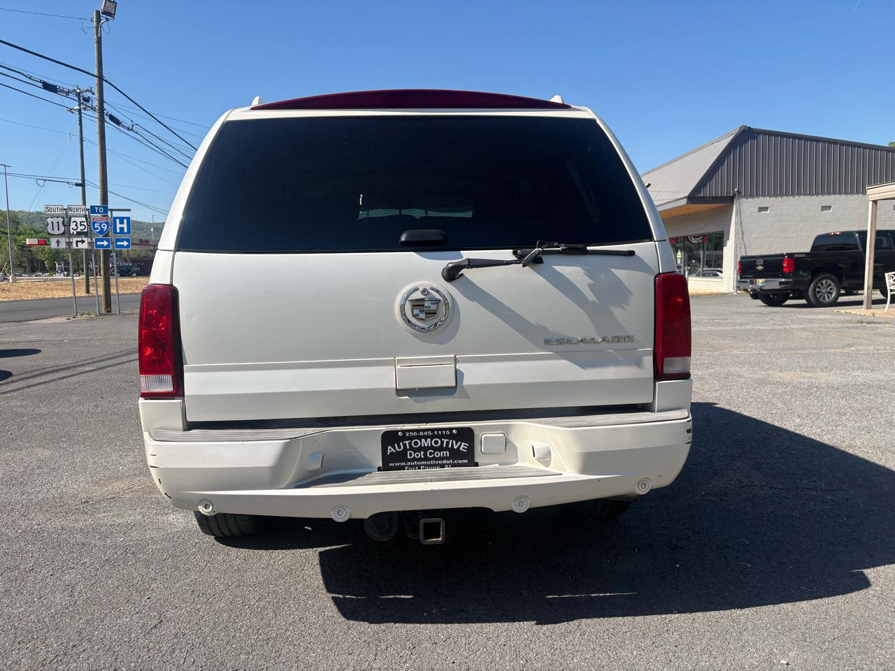 Cadillac Escalade 2WD 2005