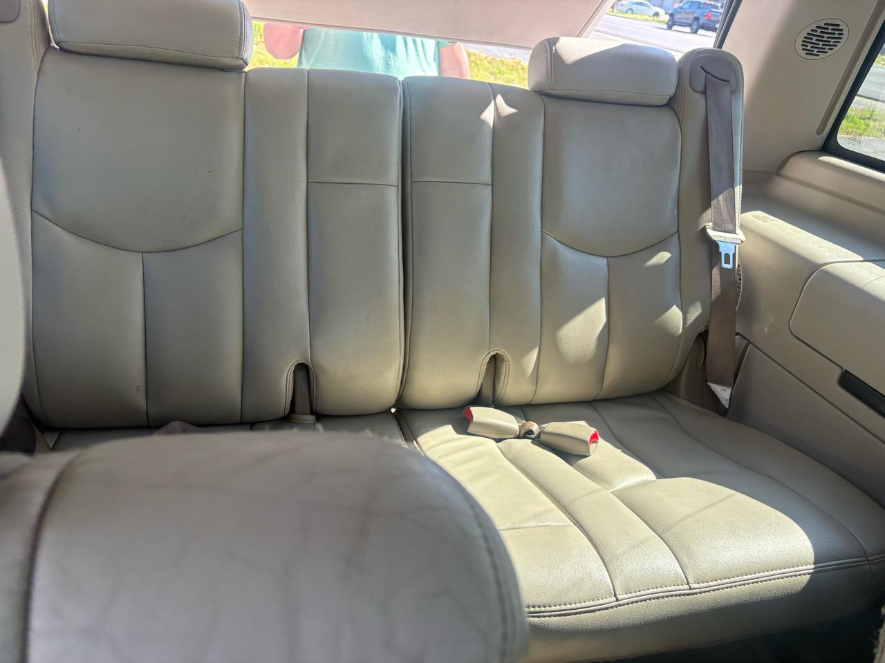 Cadillac Escalade 2WD 2005