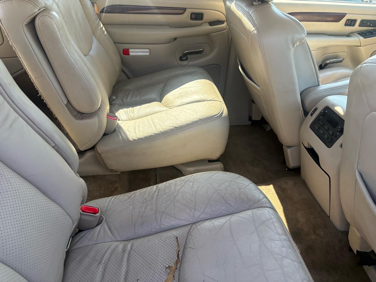 Cadillac Escalade 2WD 2005