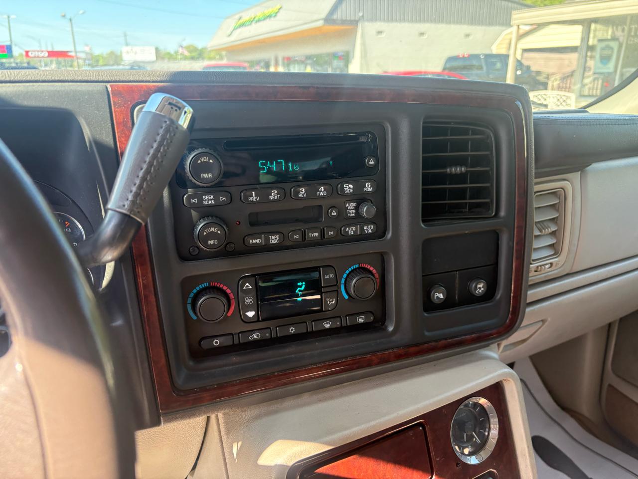 Cadillac Escalade 2WD 2005