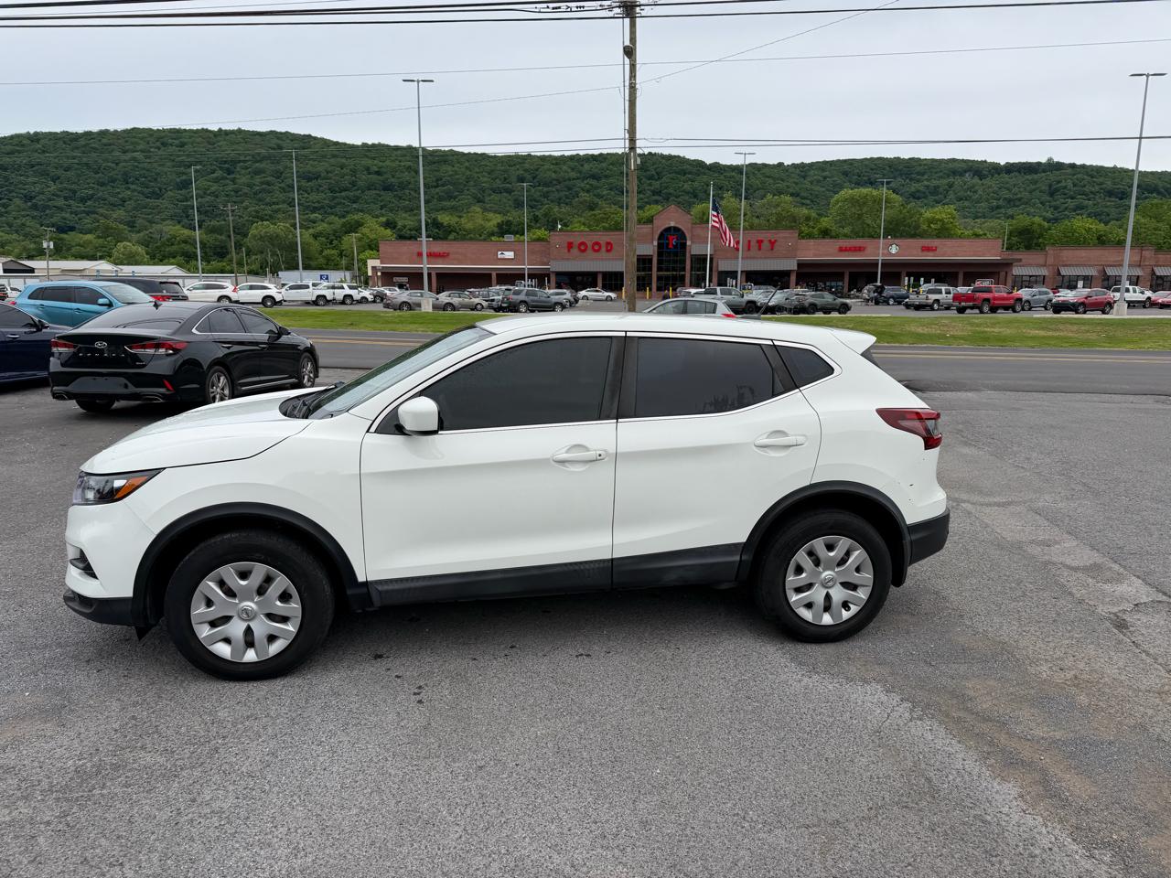 Nissan Rogue Sport S 2020