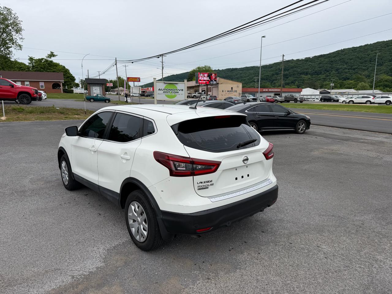 Nissan Rogue Sport S 2020