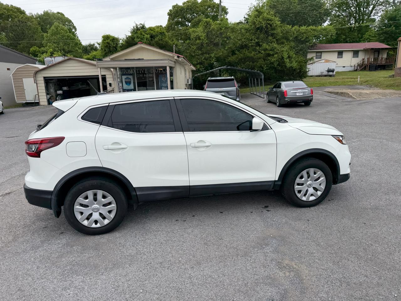 Nissan Rogue Sport S 2020