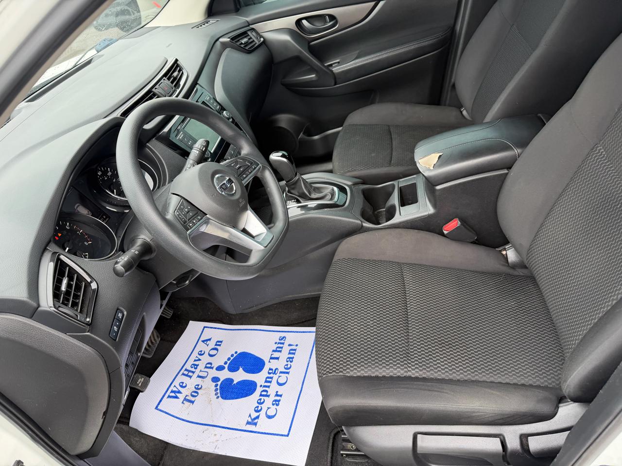 Nissan Rogue Sport S 2020