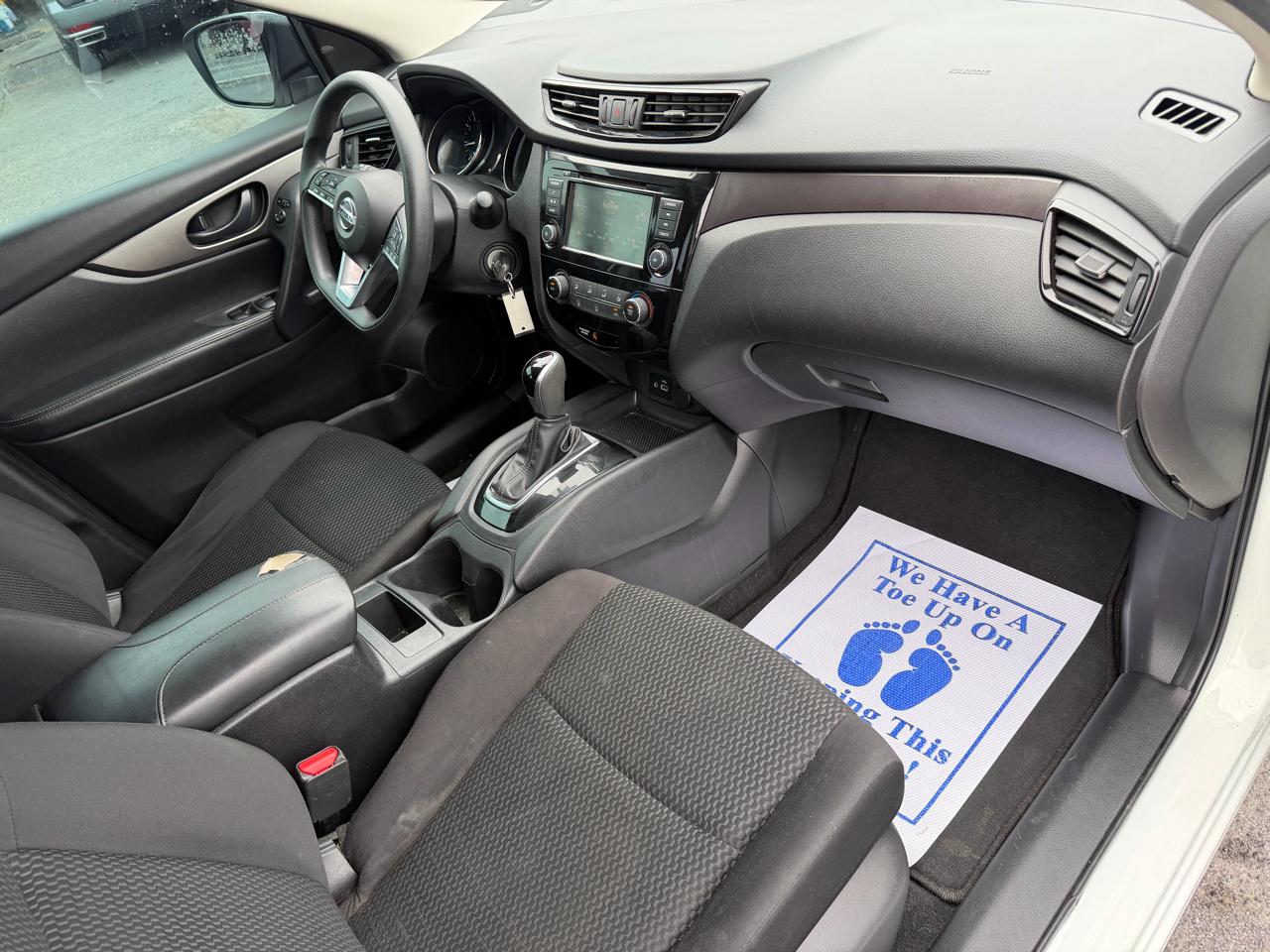 Nissan Rogue Sport S 2020