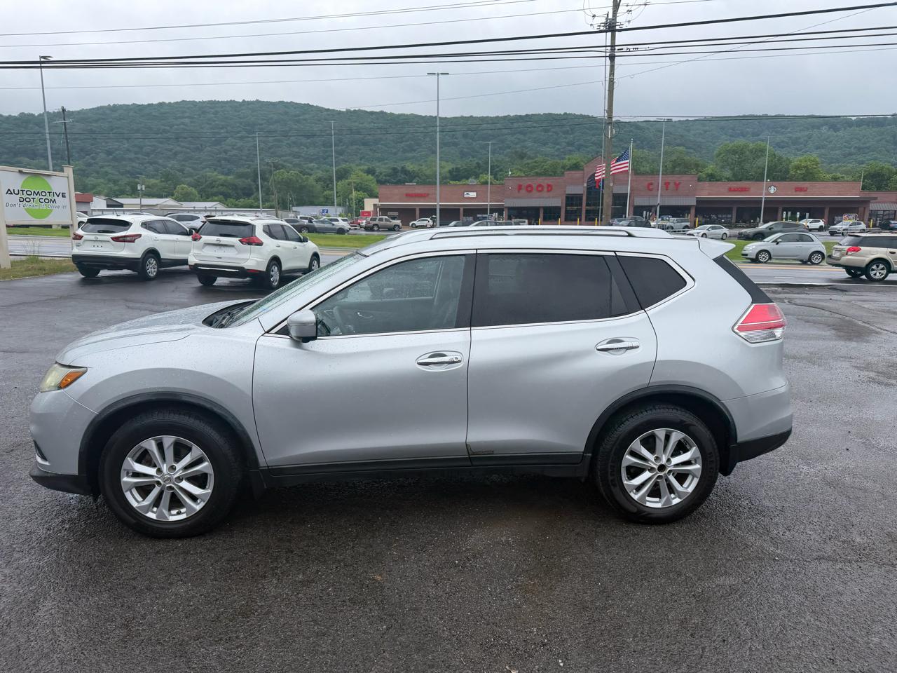 Nissan Rogue FWD SV 2015