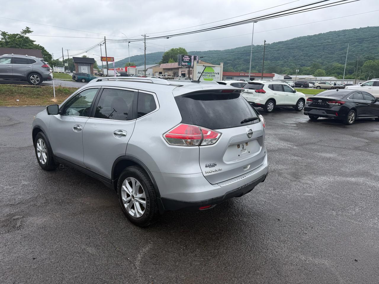 Nissan Rogue FWD SV 2015