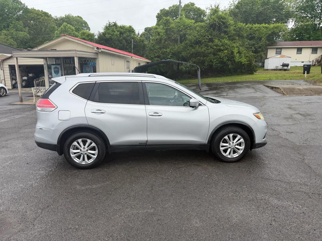 Nissan Rogue FWD SV 2015