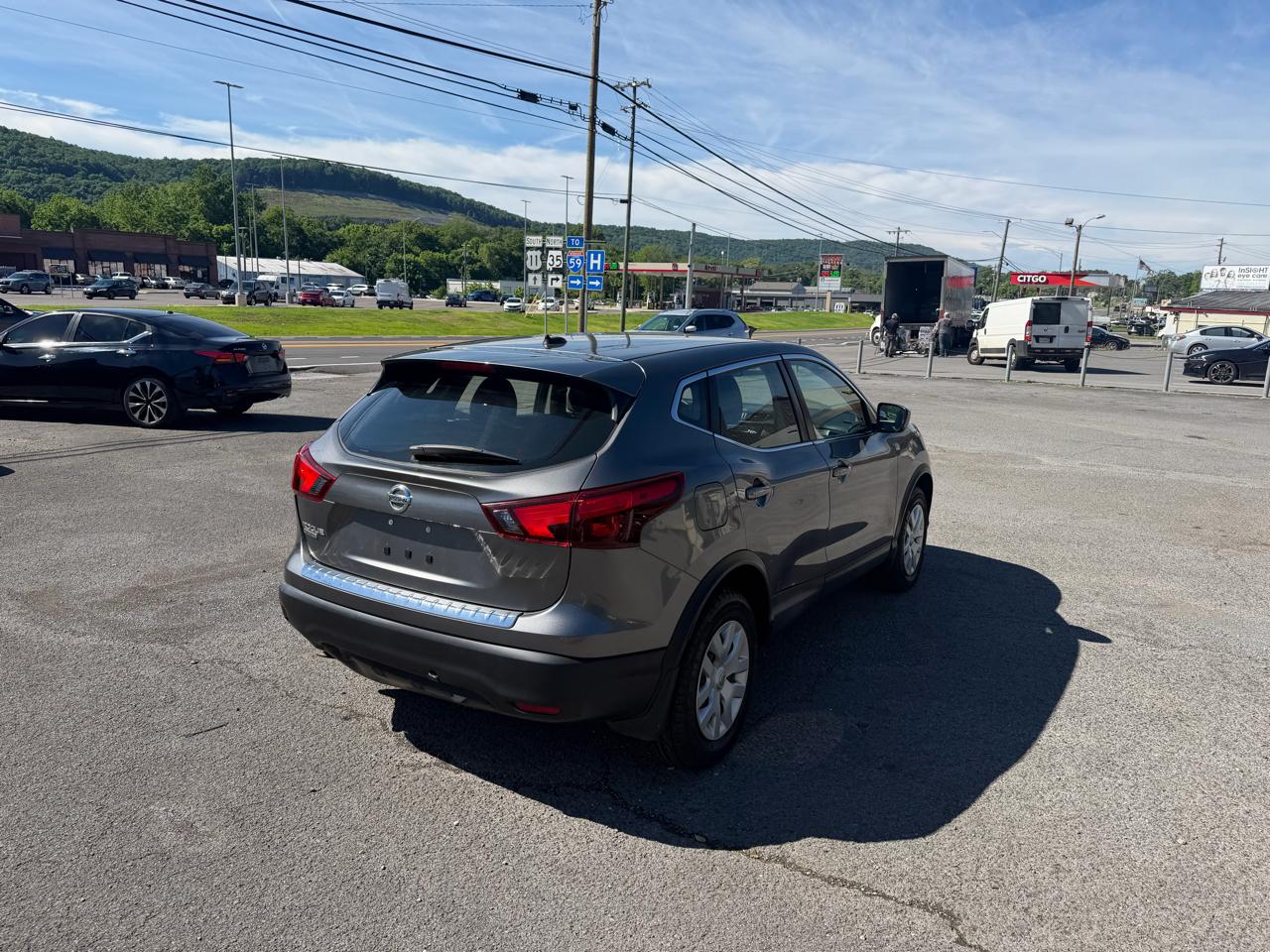 Nissan Rogue Sport S 2019