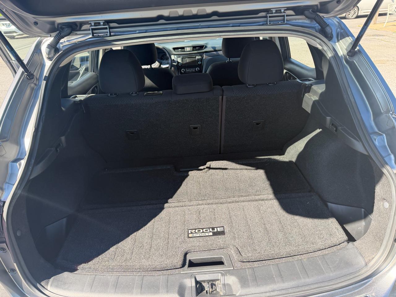 Nissan Rogue Sport S 2019