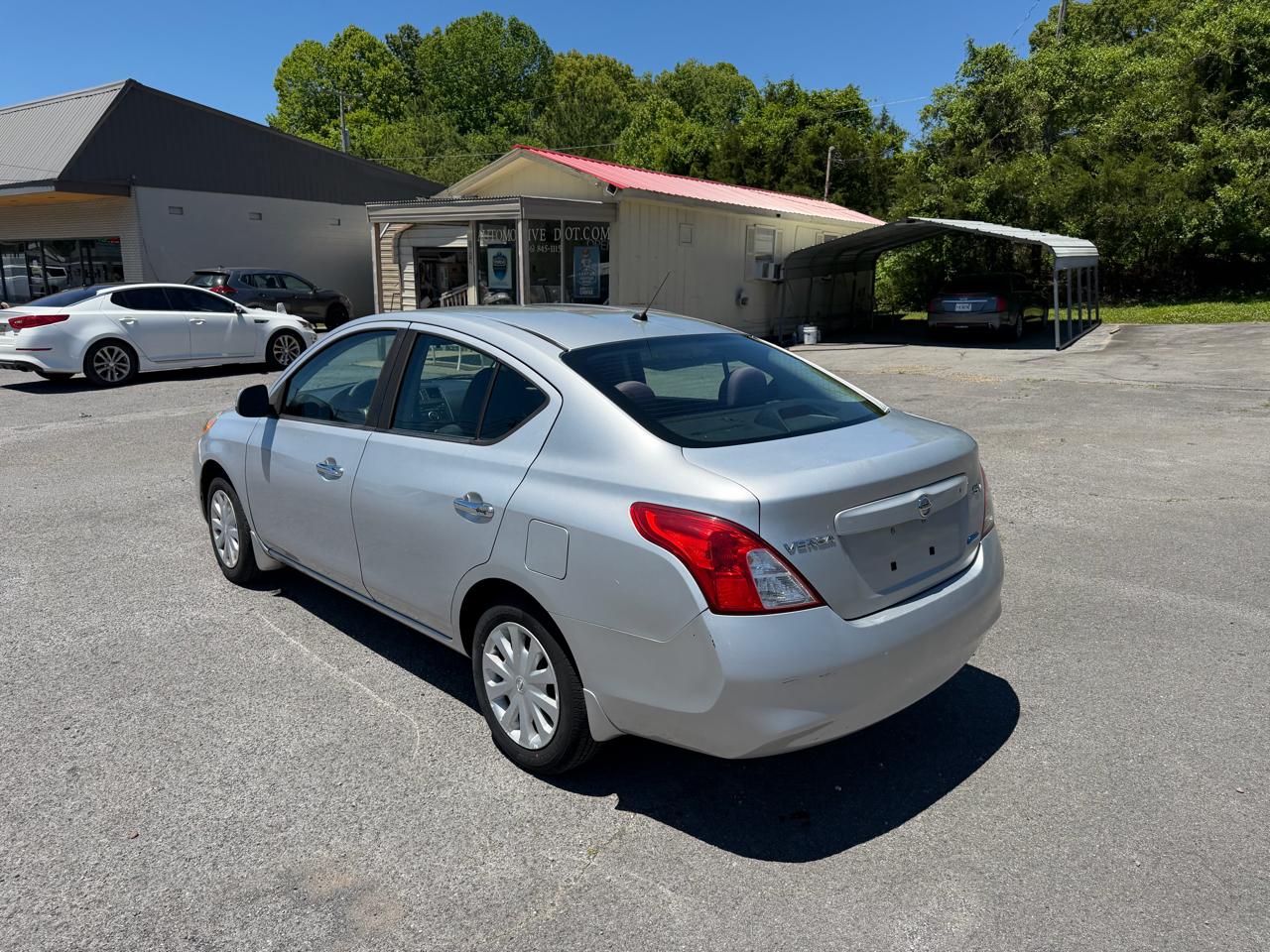 Nissan Versa 1.6 SV Sedan 2012