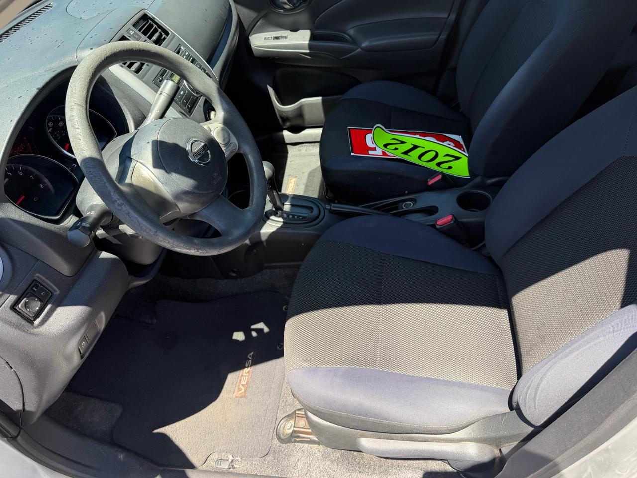 Nissan Versa 1.6 SV Sedan 2012