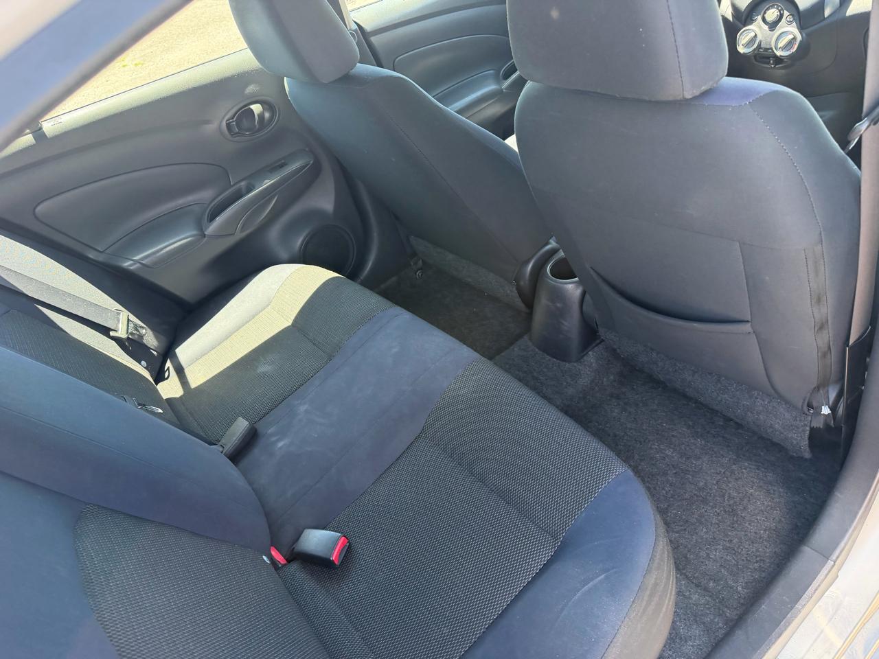 Nissan Versa 1.6 SV Sedan 2012