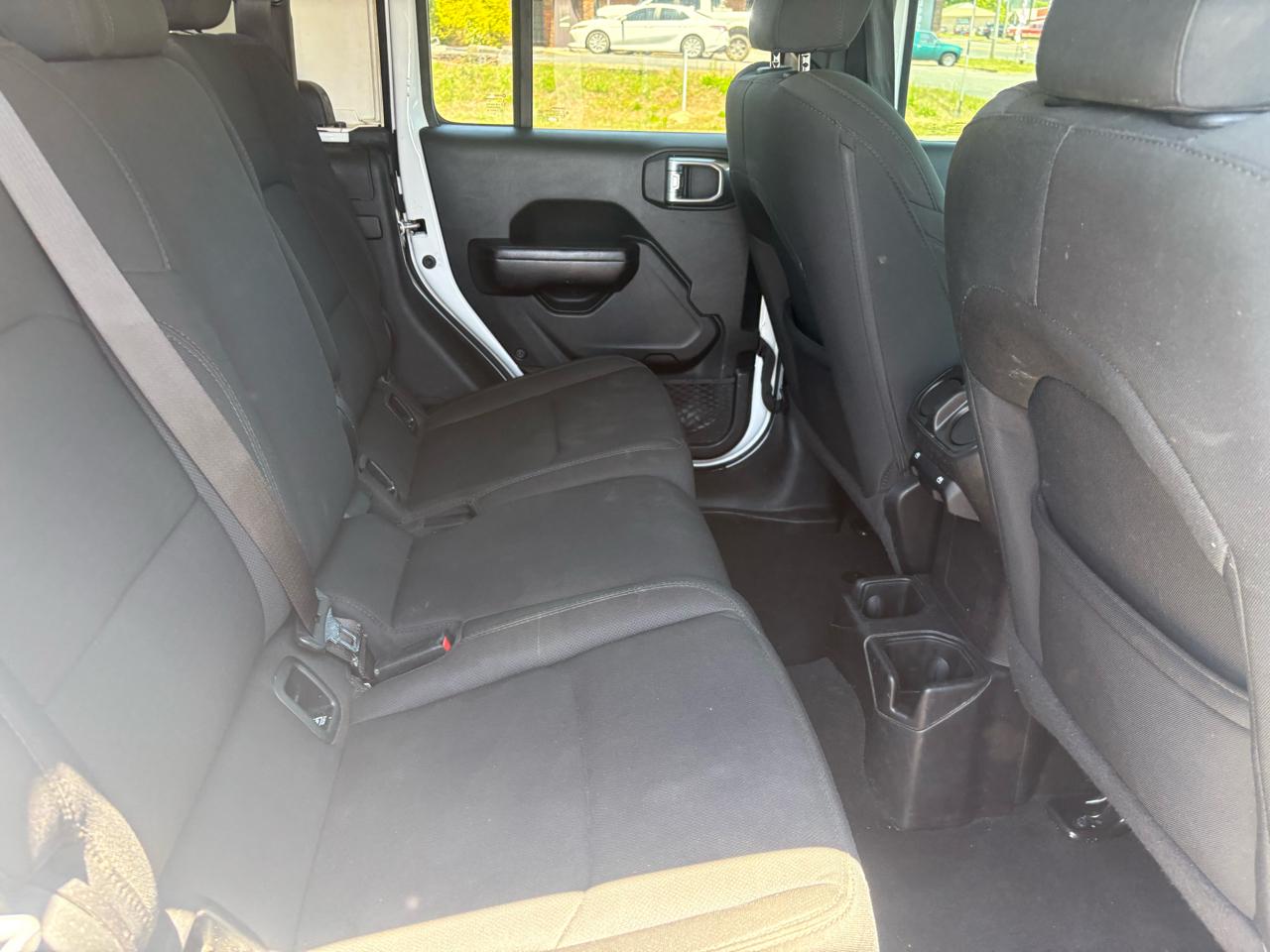 Jeep Gladiator Sport S 2021