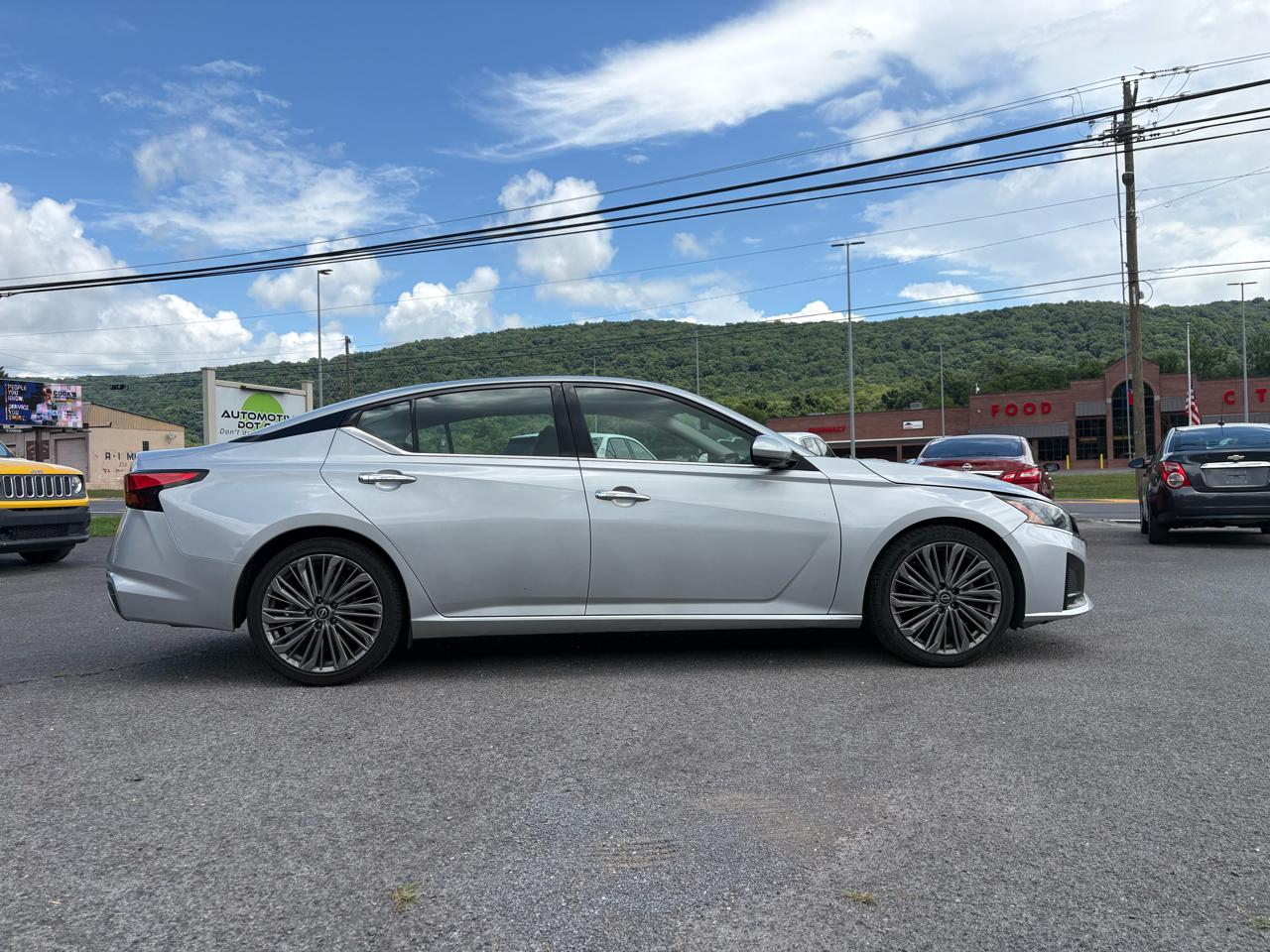 Nissan Altima 2.5 SL 2023