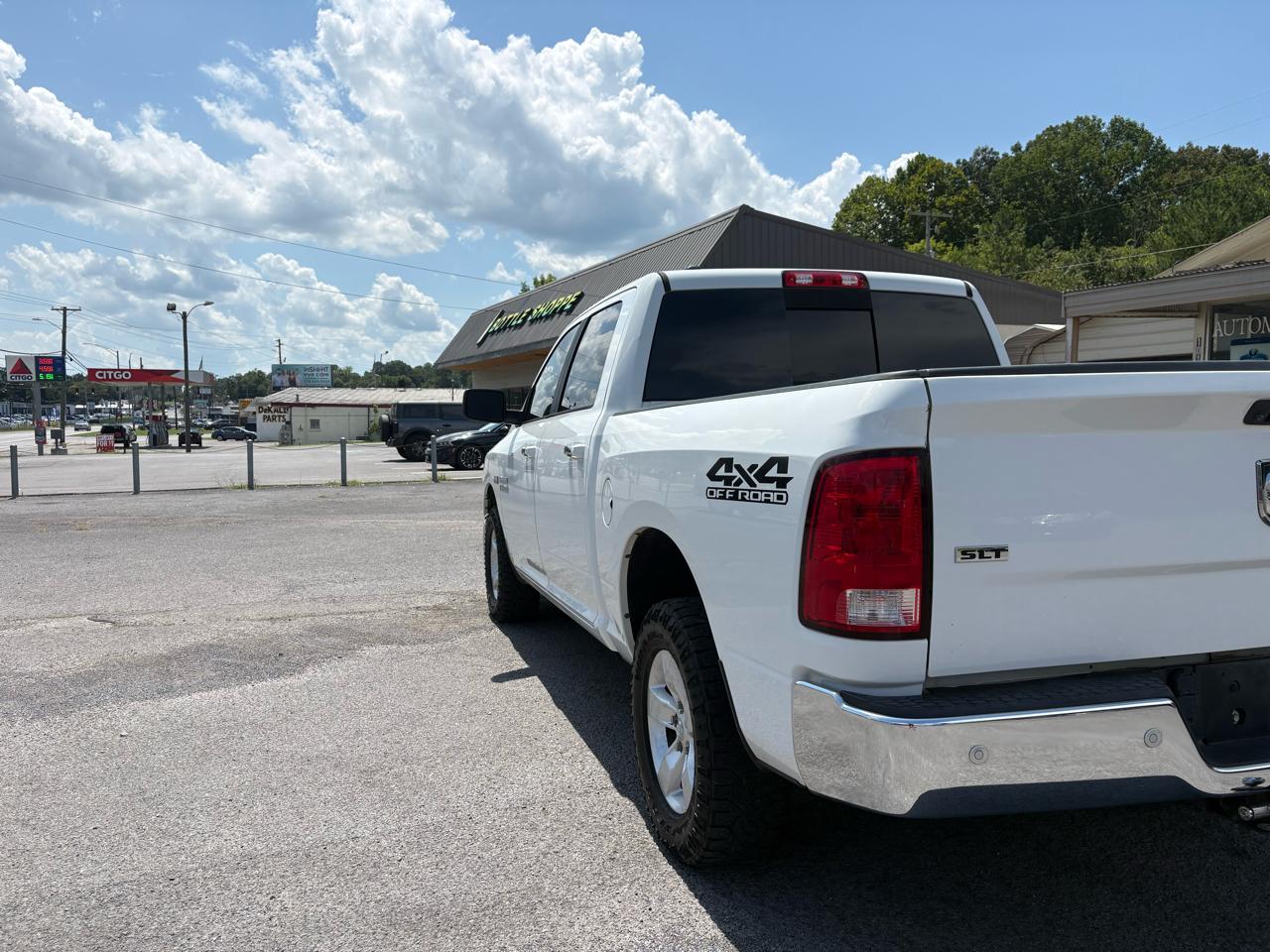 RAM 1500 SLT Crew Cab SWB 4WD 2018