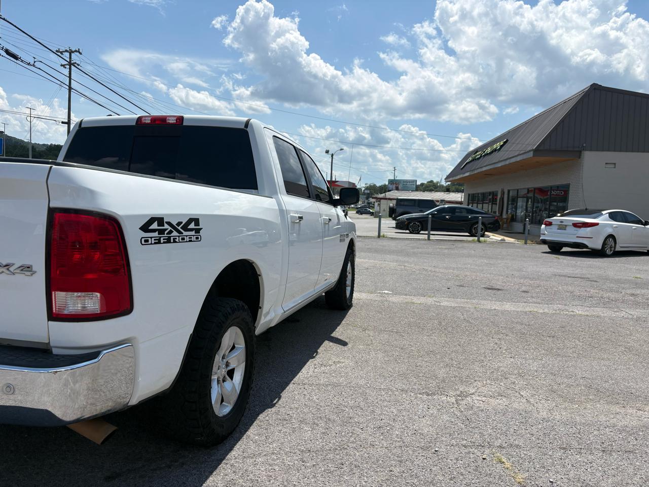 RAM 1500 SLT Crew Cab SWB 4WD 2018