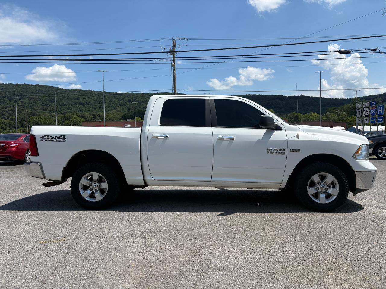 RAM 1500 SLT Crew Cab SWB 4WD 2018