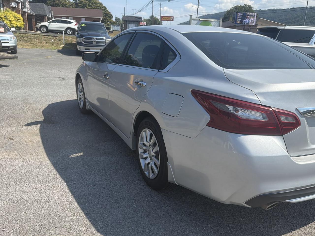 Nissan Altima 2.5 SV 2018