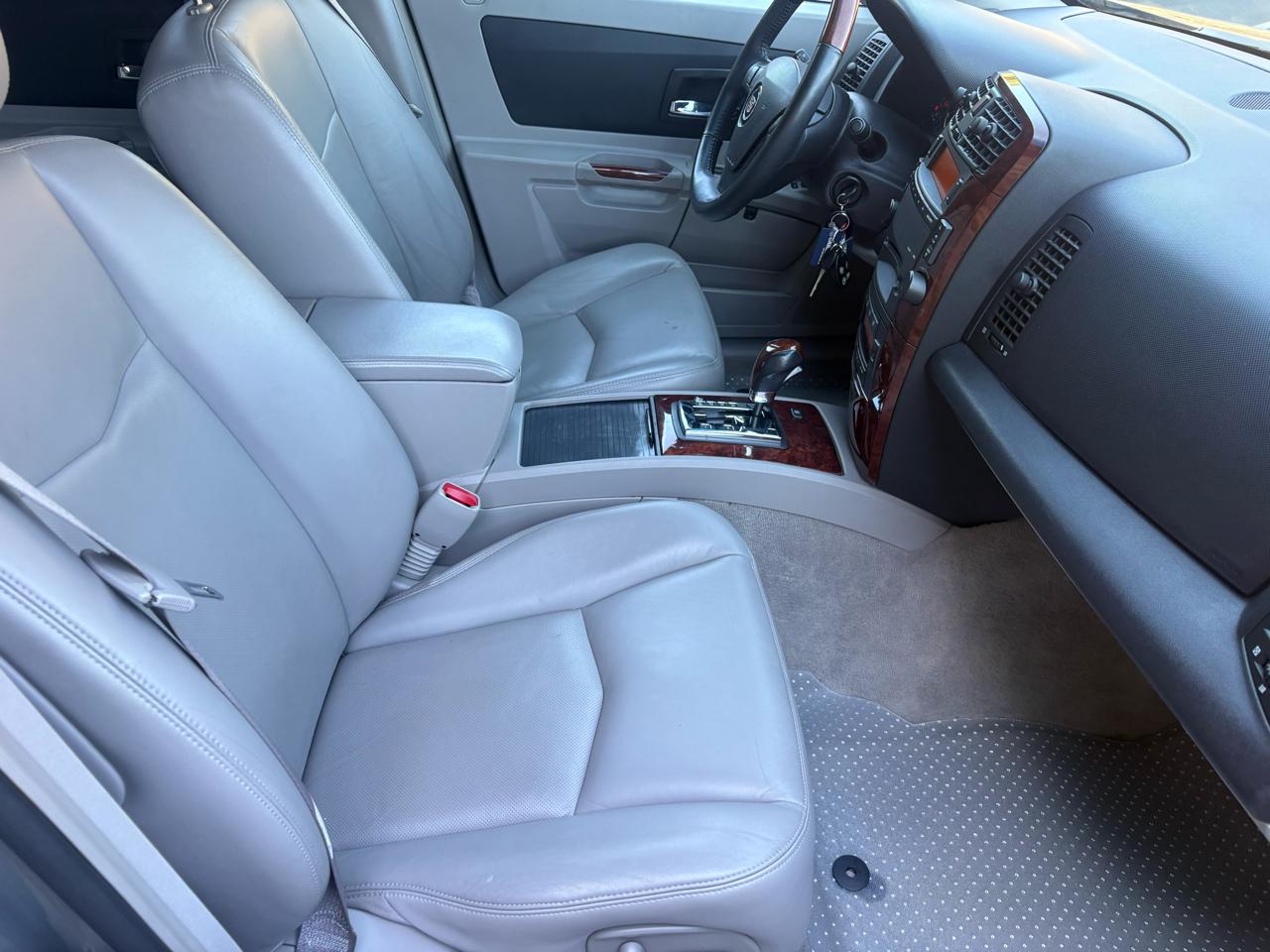 Cadillac SRX V8 2006