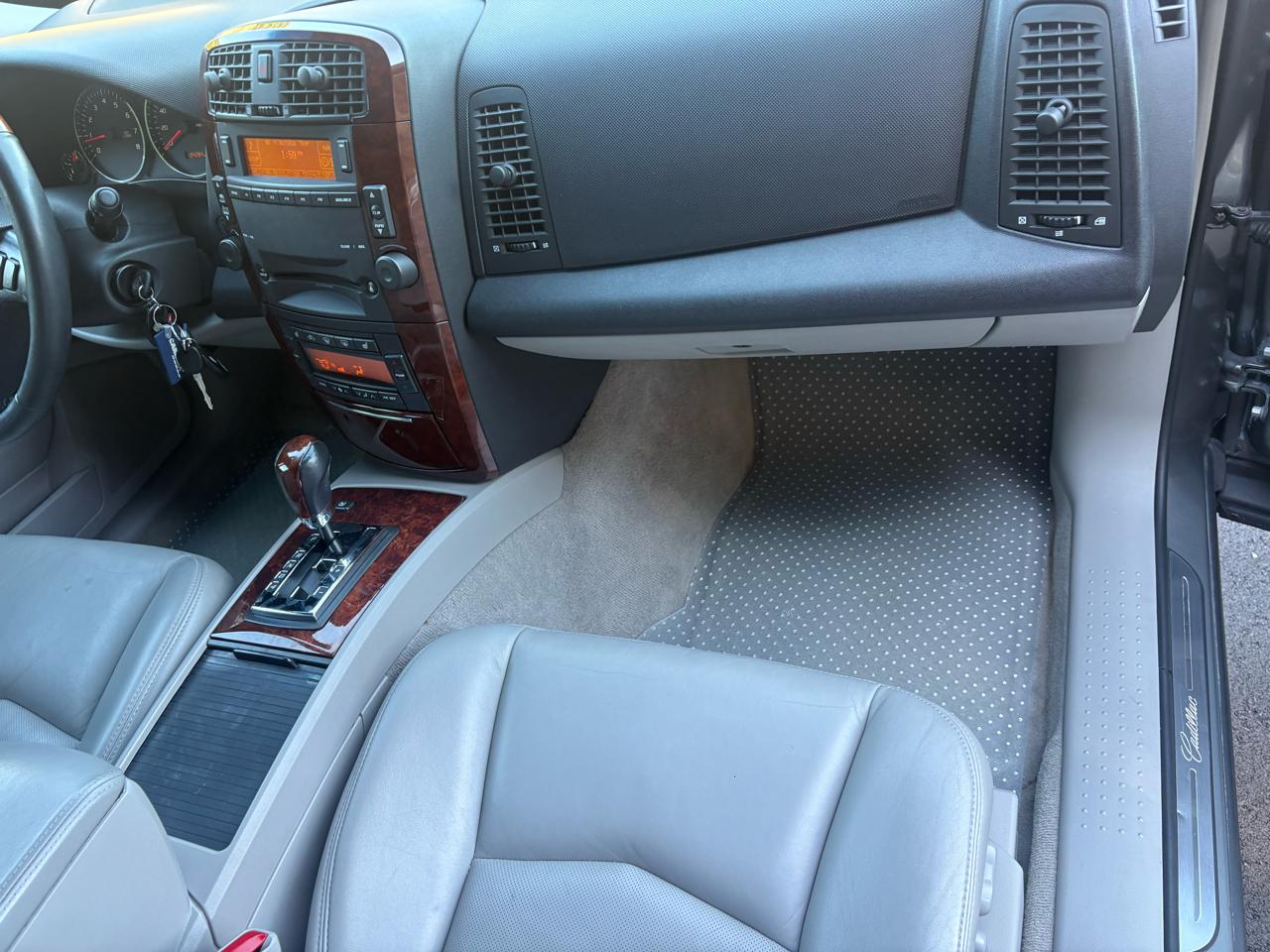 Cadillac SRX V8 2006