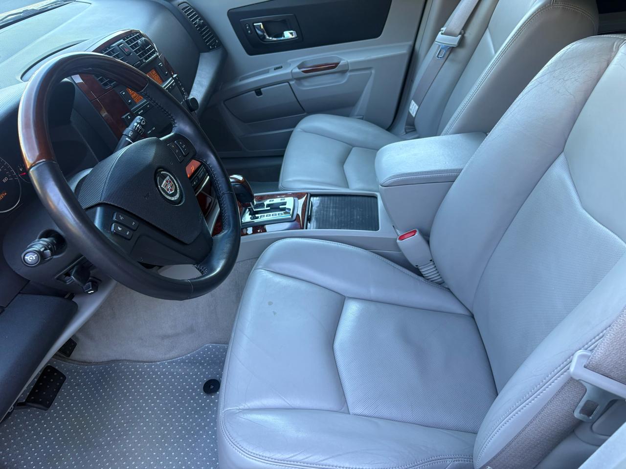 Cadillac SRX V8 2006