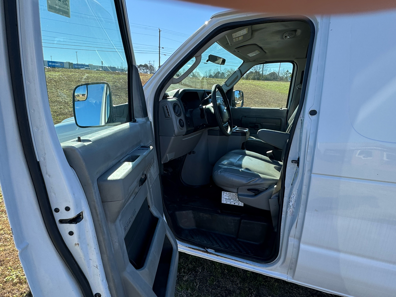 Ford Econoline E-350 Super Duty Extended 2013