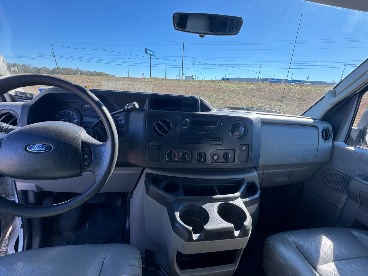 Ford Econoline E-350 Super Duty Extended 2013