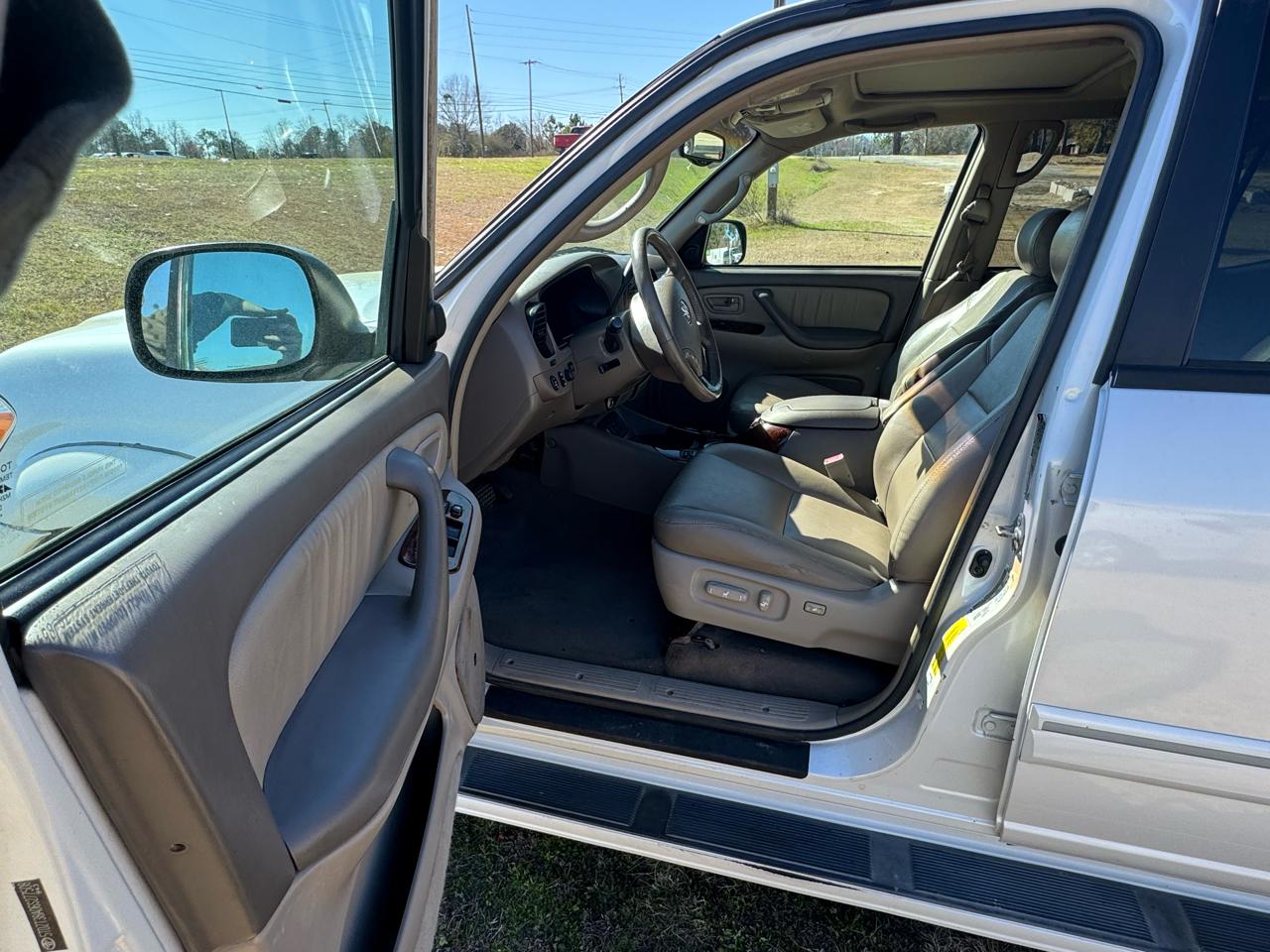 Toyota Sequoia Limited 2WD 2006