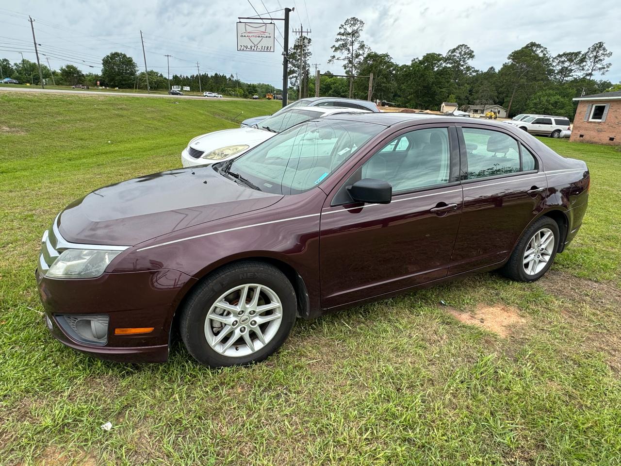 Ford Fusion S 2012