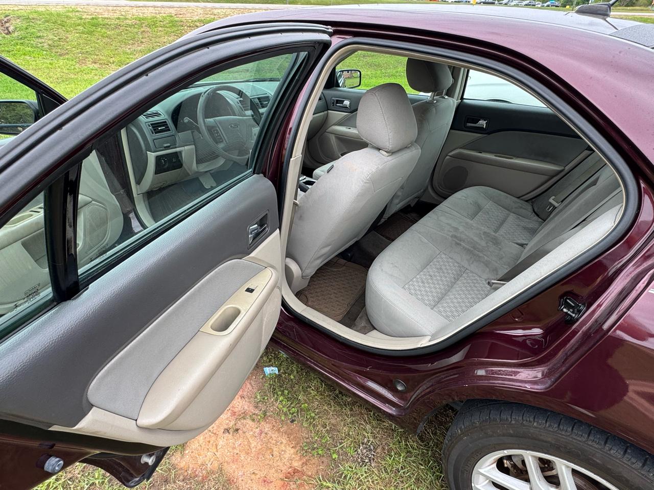 Ford Fusion S 2012