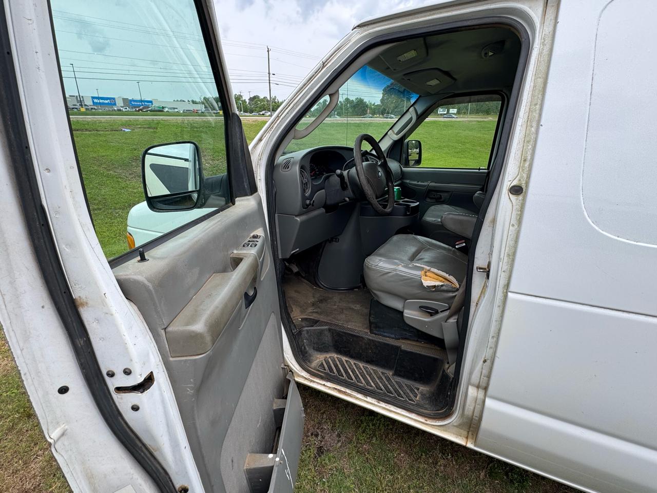 Ford Econoline E-150 2006