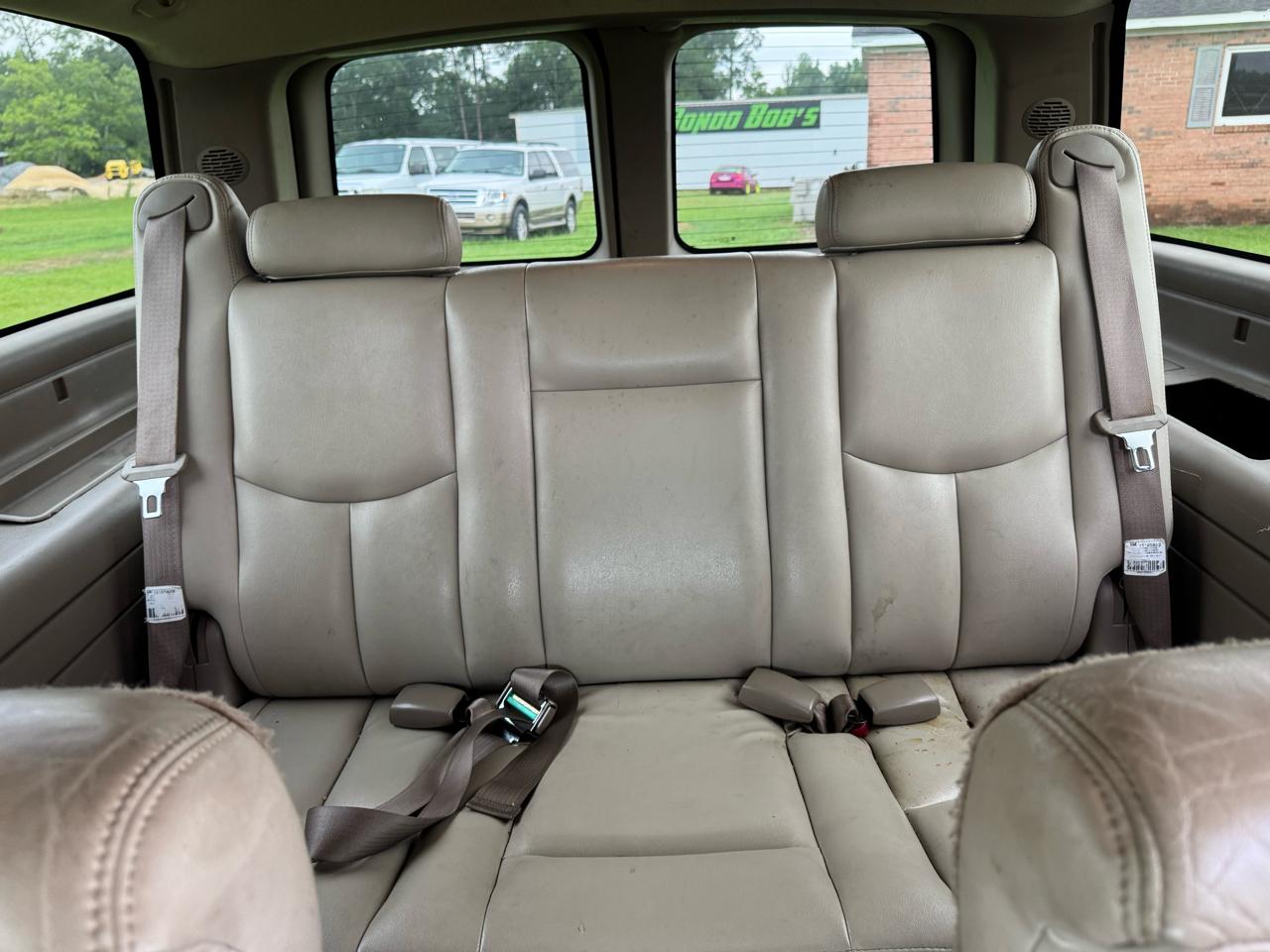 Chevrolet Suburban 1500 4WD 2003